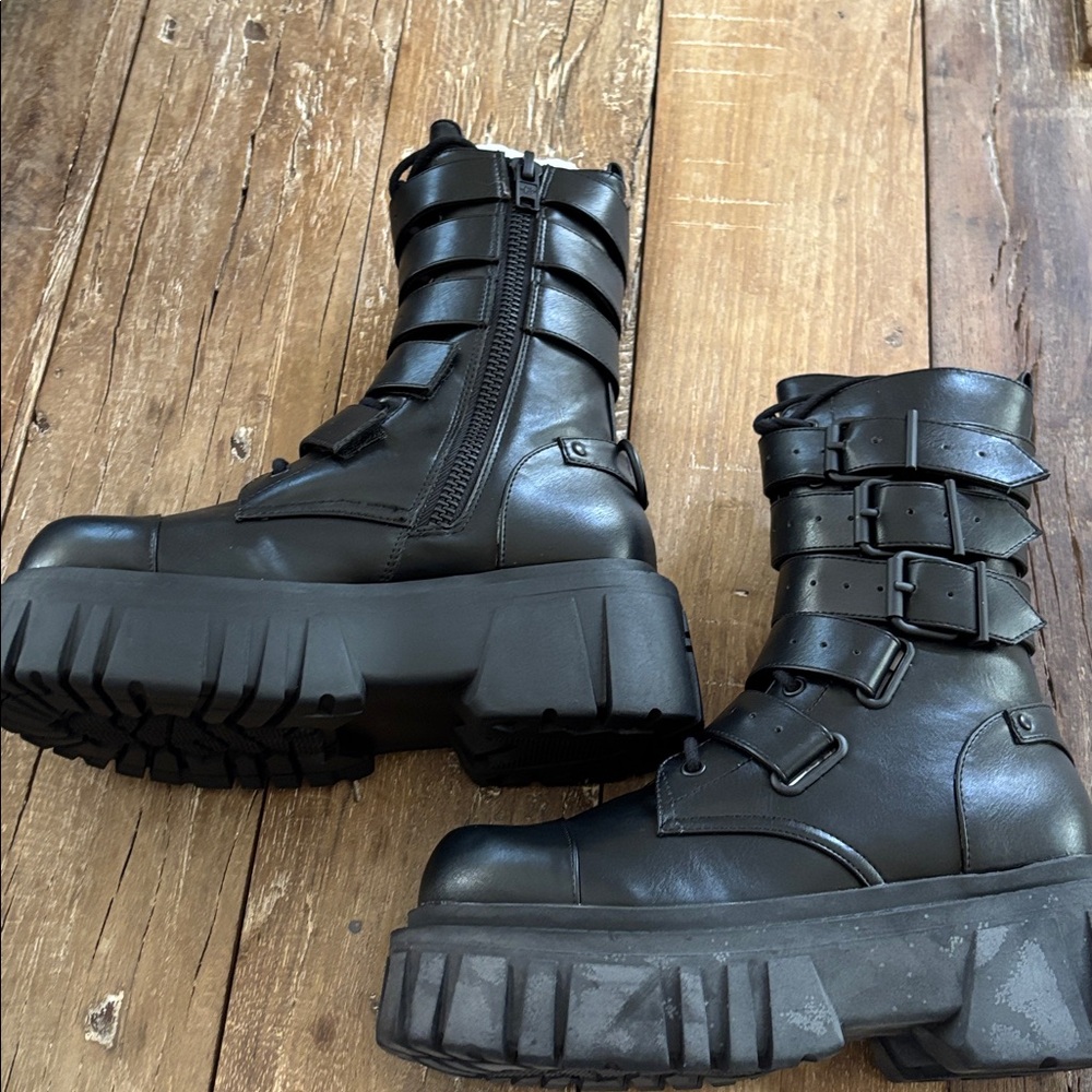 Current Mood Matte Buckke Strap Chunky Combat Boots - NIB - Picture 2 of 10